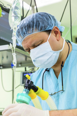 photo of an anesthesiologist at work