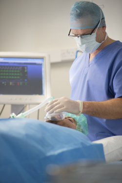 Photo of an anesthesiologist at work